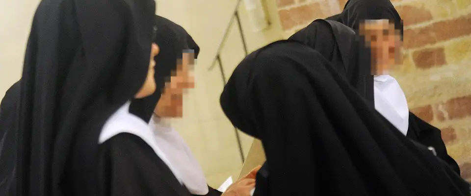 Germania, suore di un convento vendevano bambini ai pedofili